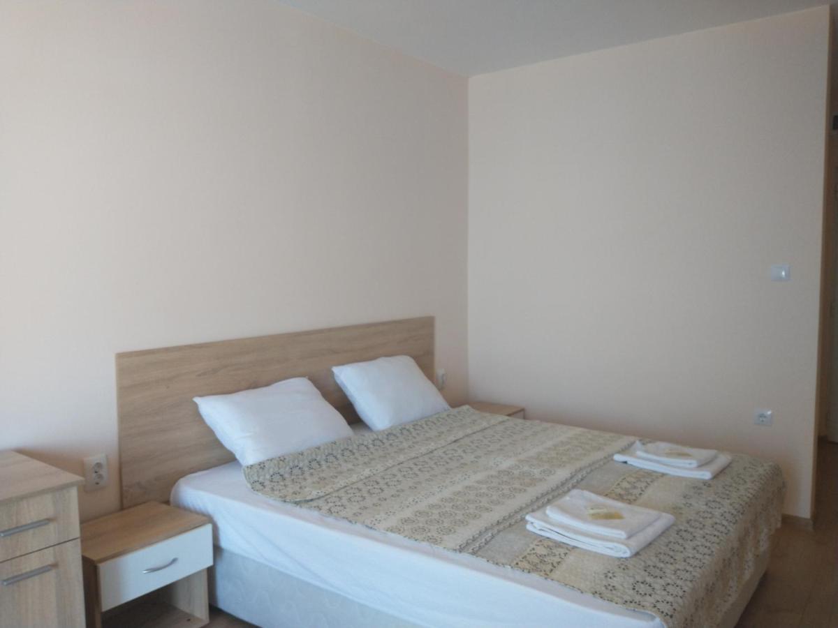 Aura Family Hotel Ravda Extérieur photo